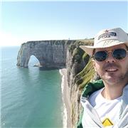 Formateur expérimenté, je propose des cours de français langue étrangère (FLE) adaptés aux adultes en situation professionnelle